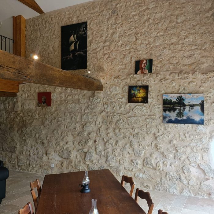 WhatsApp-Image-2024-07-03-a-09.09.09_9d5406c4-Copie-Copie la salle a manger du gite le grand Castillon