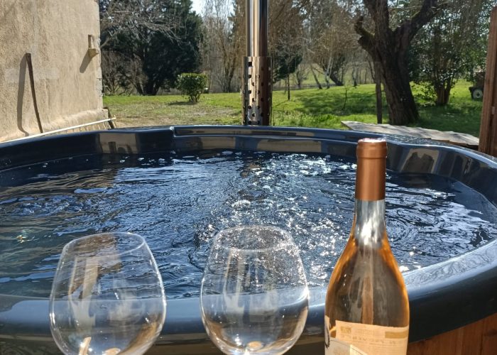 le jacuzzi pour une détente en amoureux